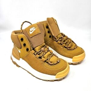 New Nike City Classic Boot Wheat Brown Sneaker Shoe‎ DQ5601-710 Women's Size 5.